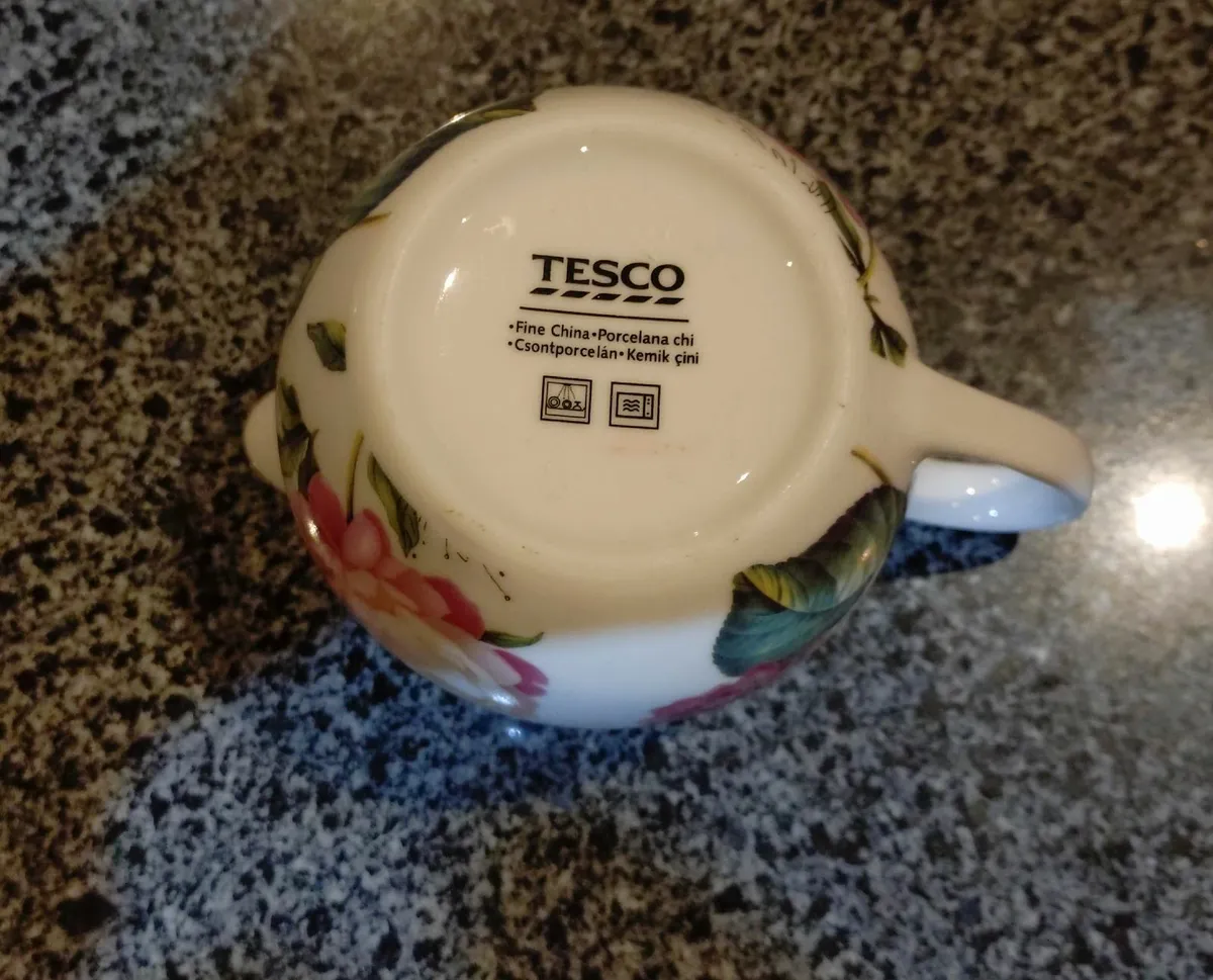 SMALL TESCO MILK JUG (GOOD CONDITION). - Image 4