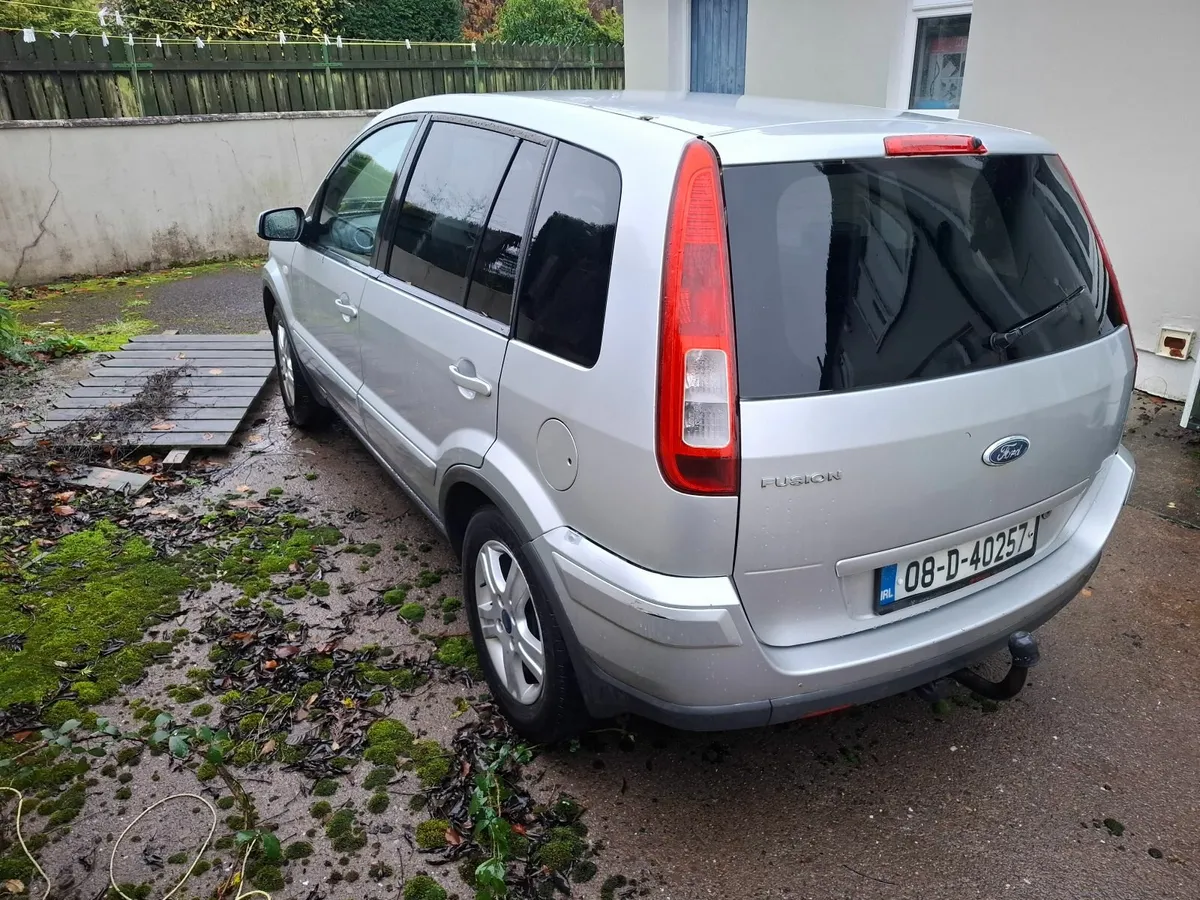 Ford Fusion 2008 - Image 2