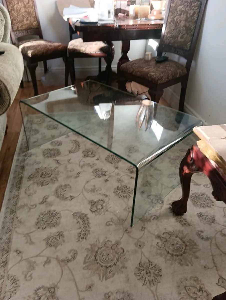 Glass table,50 Euro - Image 1