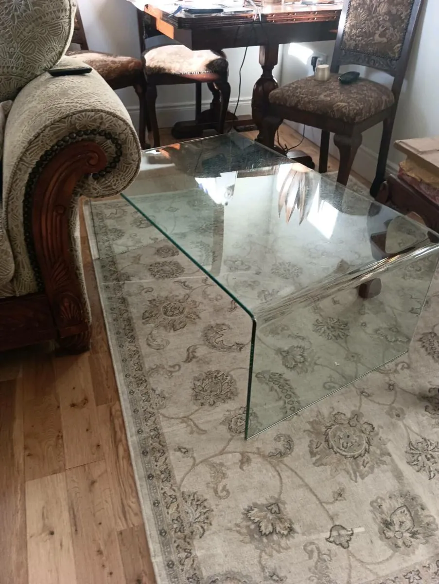 Glass table,50 Euro - Image 2