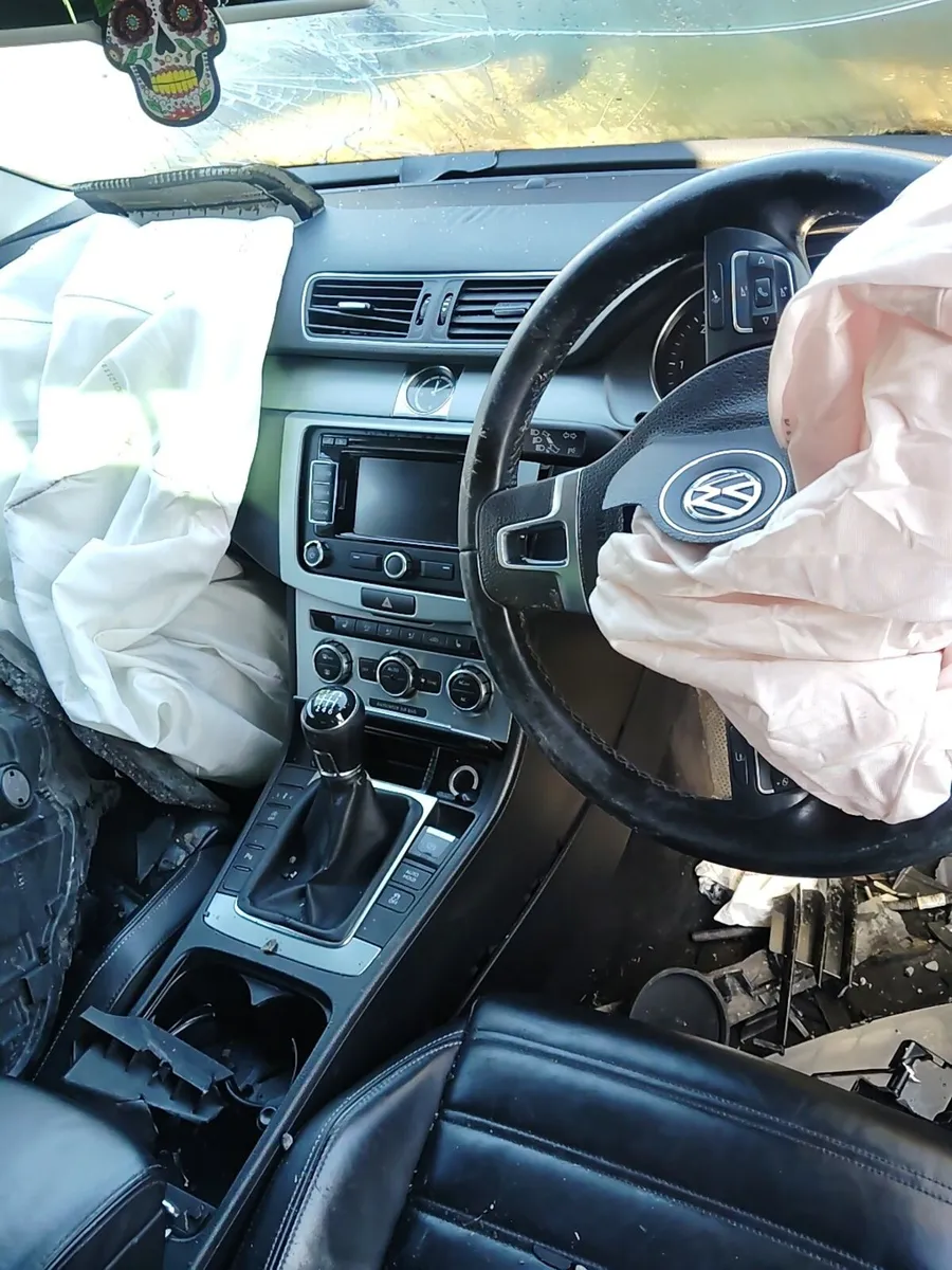 Breaking Passat CC 2012 2.0tdi cff lc9x nfu - Image 3