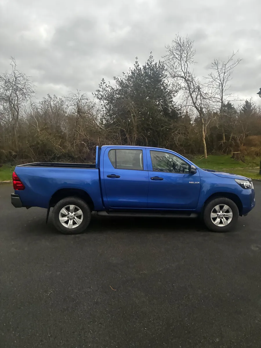 Toyota Hilux 2021 - Image 4