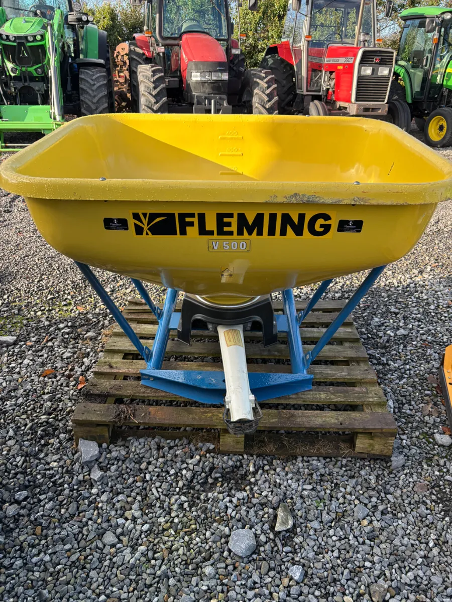 Fleming  wagtail fertiliser spreader - Image 1