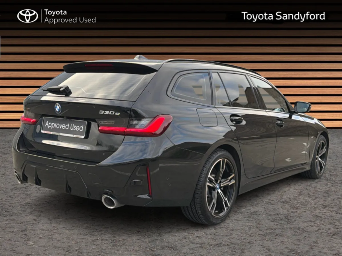 BMW 3-Series M-SPORT 330E TOURING PHEV AUTOMATIC / - Image 2