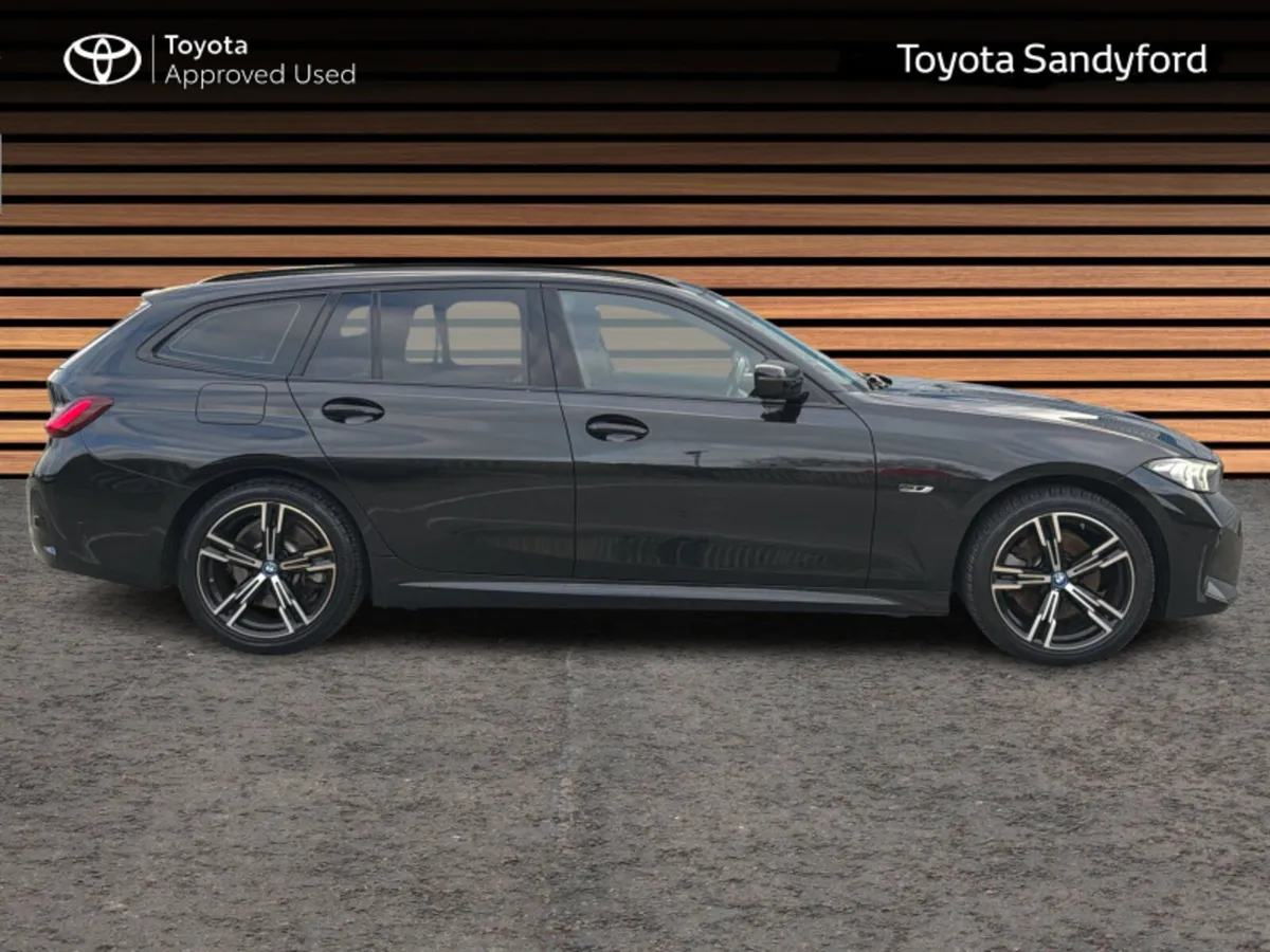 BMW 3-Series M-SPORT 330E TOURING PHEV AUTOMATIC / - Image 3