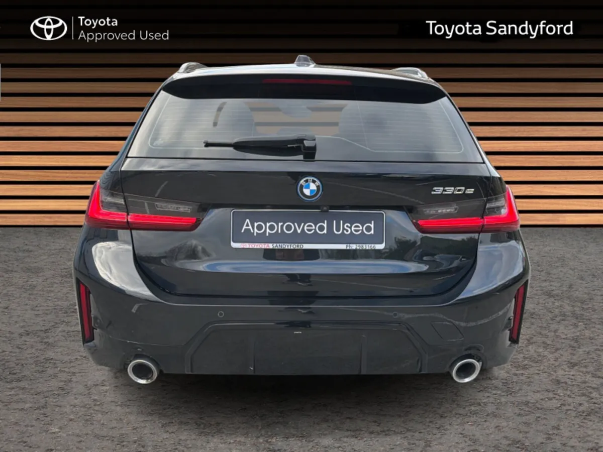 BMW 3-Series M-SPORT 330E TOURING PHEV AUTOMATIC / - Image 4
