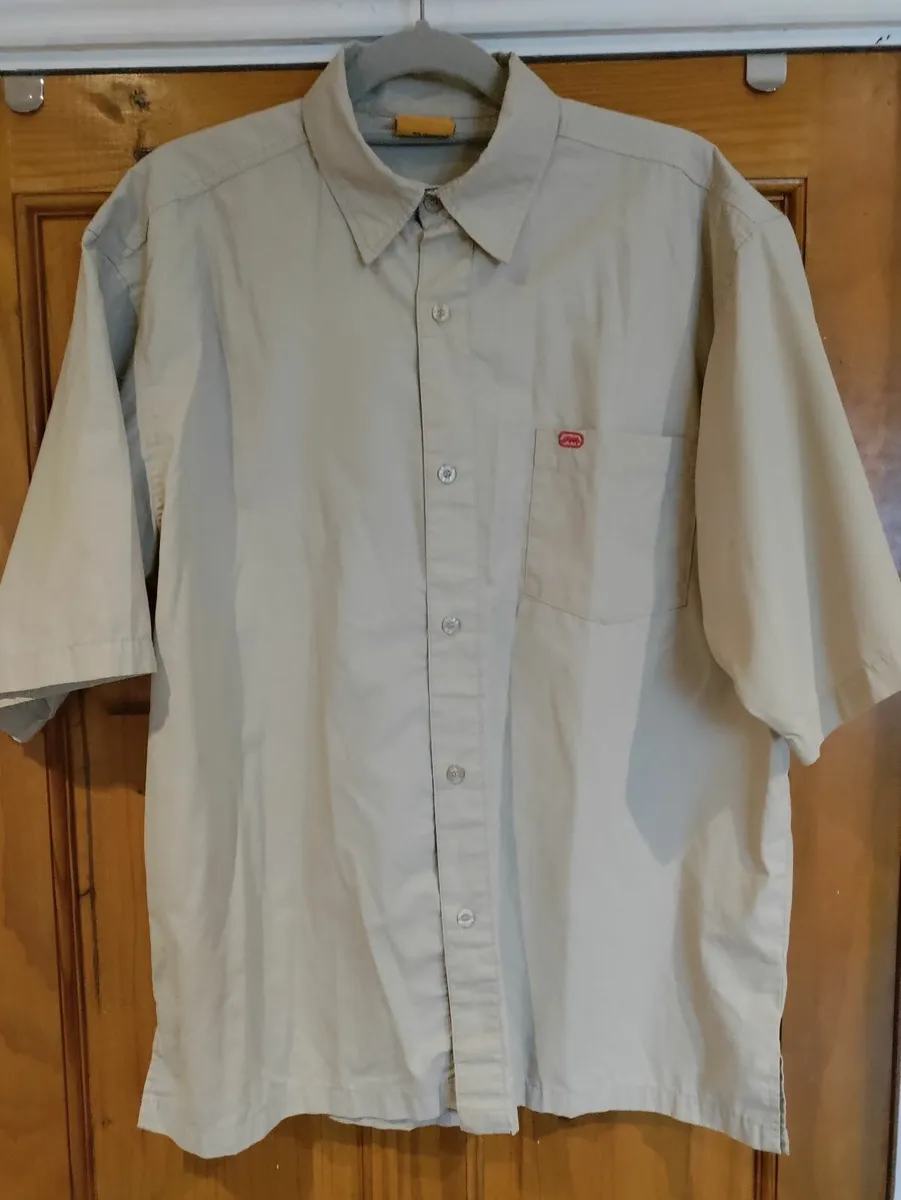 Marc Ecko Unltd S/S shirt L - Image 4