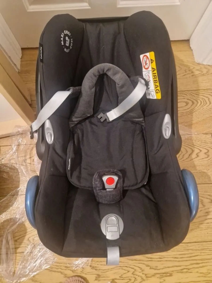 Maxi Cosi baby seat - Image 2