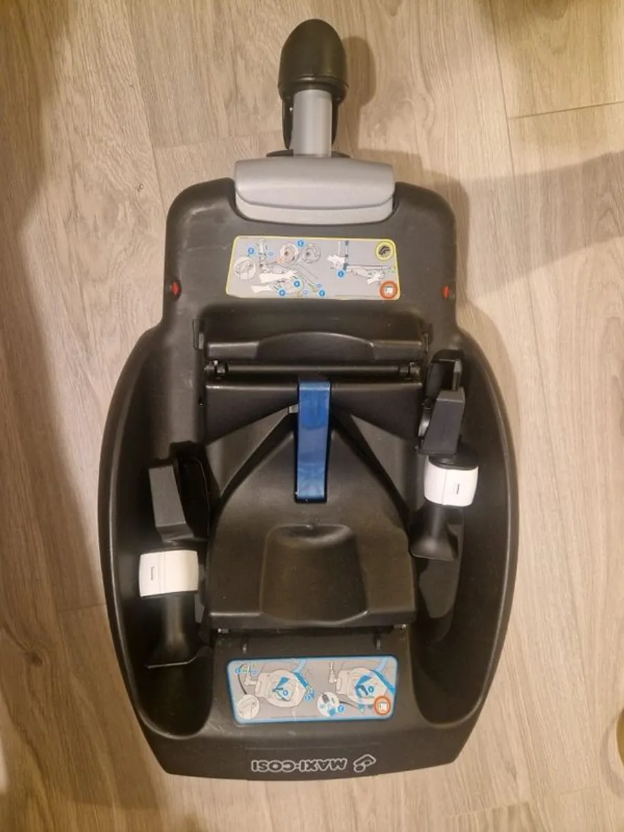 Maxi Cosi baby seat - Image 4