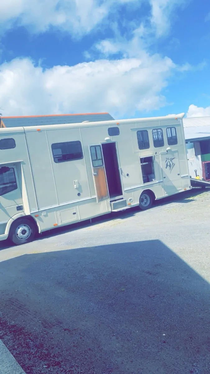 Horse Lorry - Image 3
