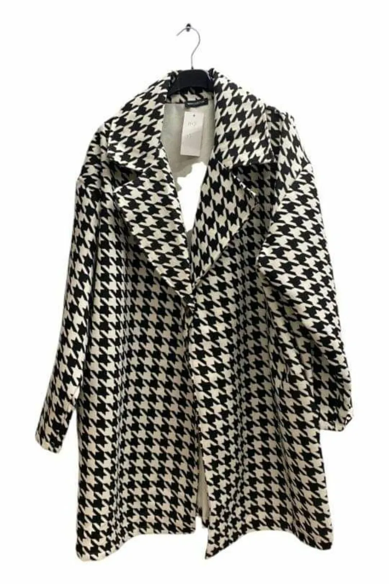 Plus sz coats sz 18/22.....29e - Image 1