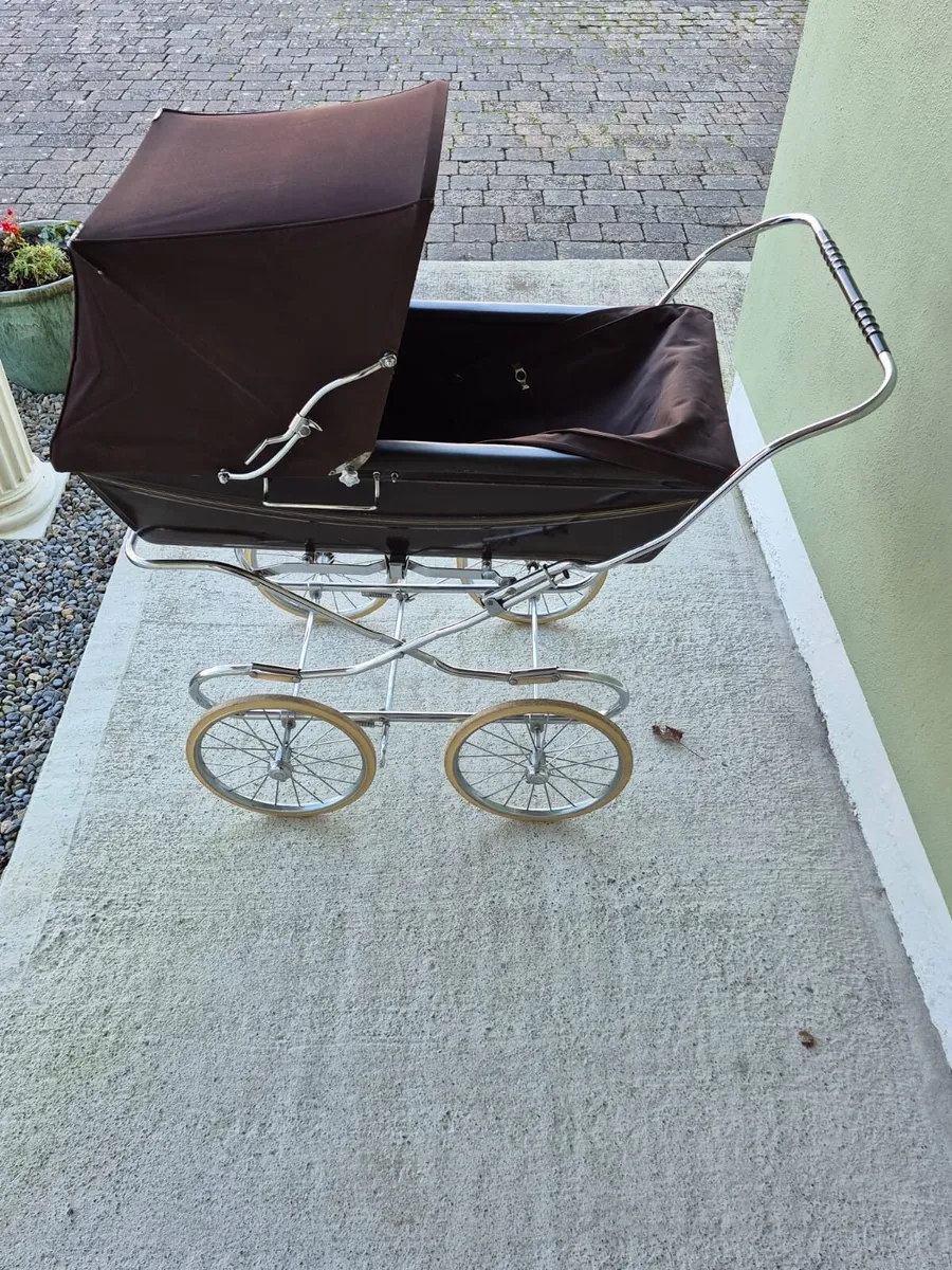 Silvercross Pram - Image 4