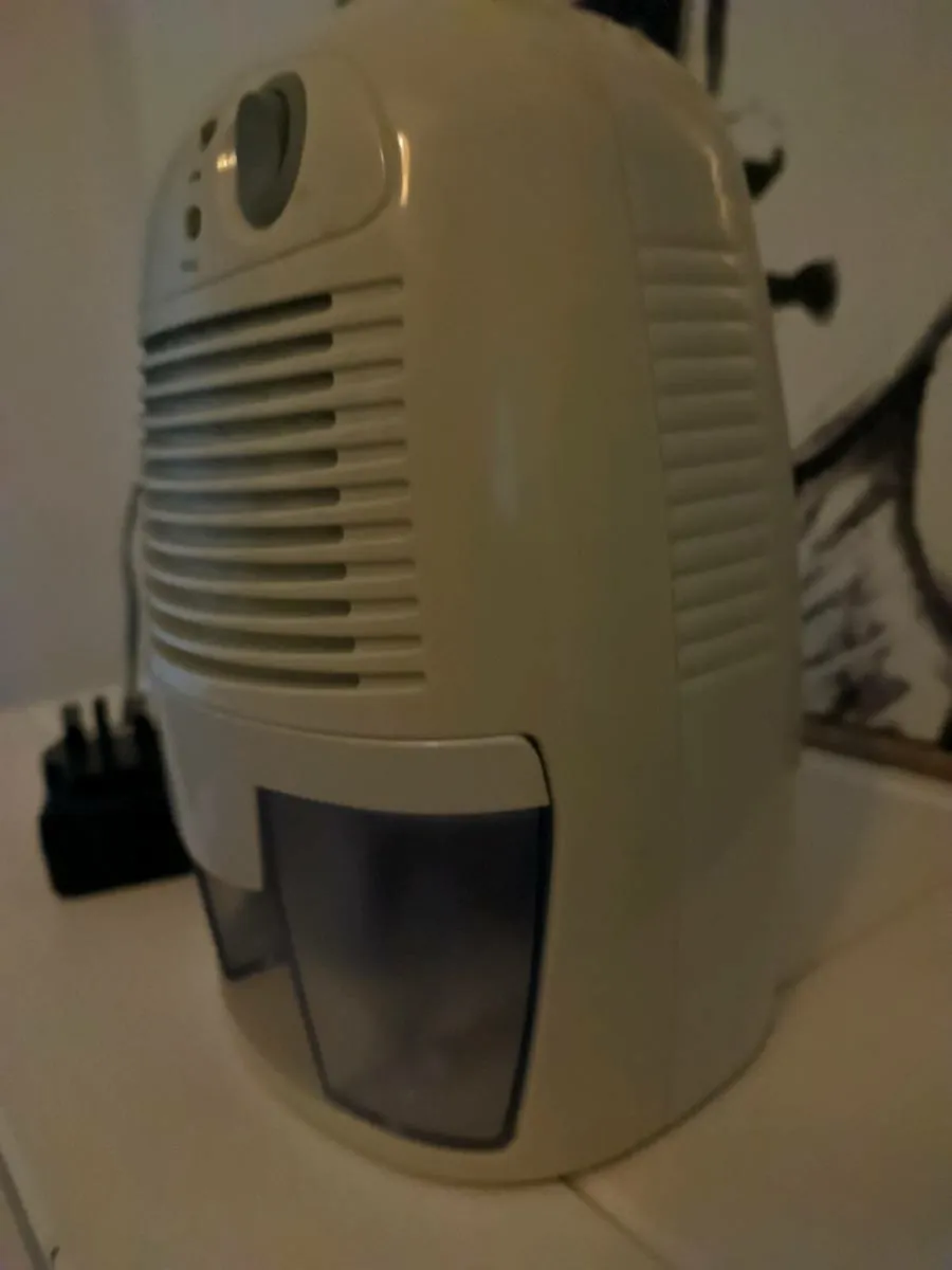 Mini dehumidifier - Image 2