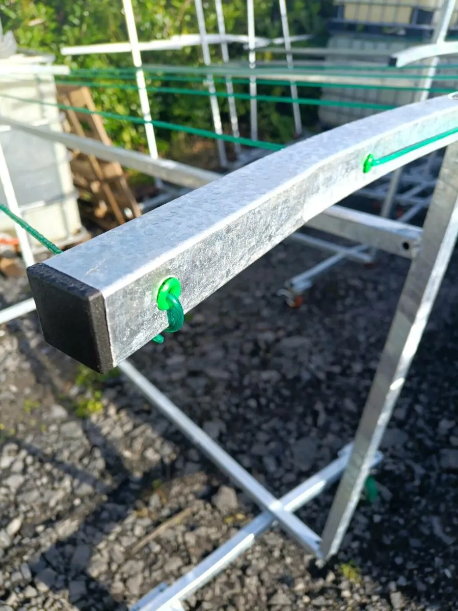 Mobile clothes line - Image 2