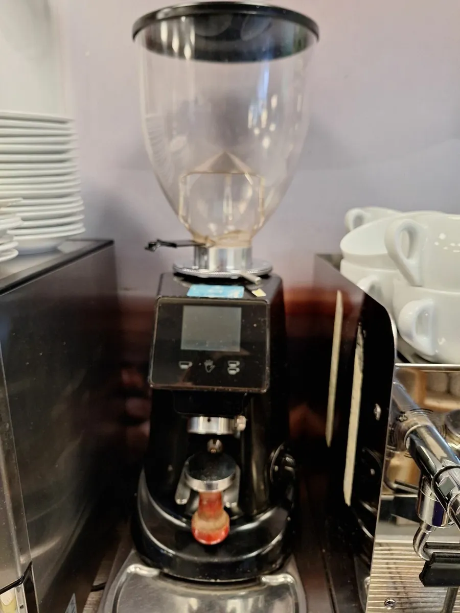 Commercial coffee machine - Image 1