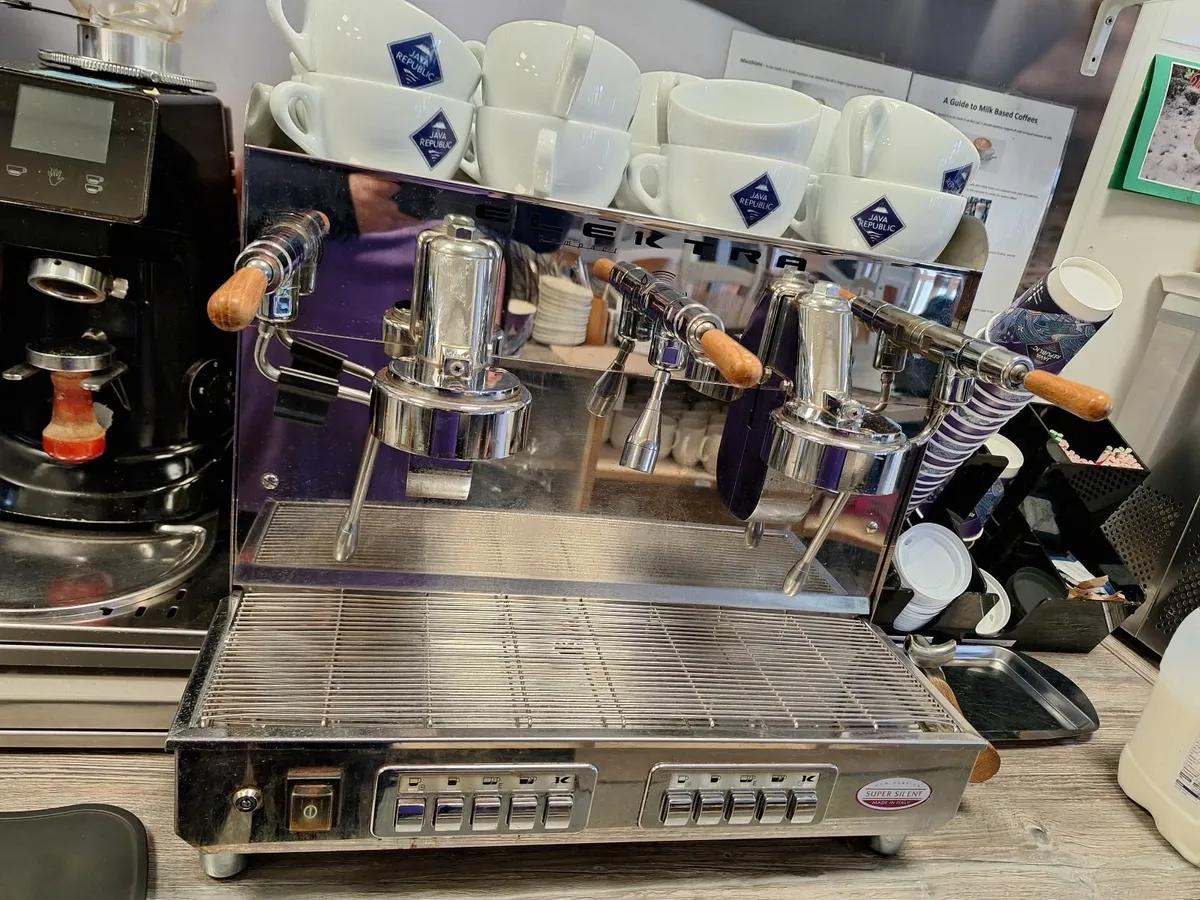 Commercial coffee machine - Image 2