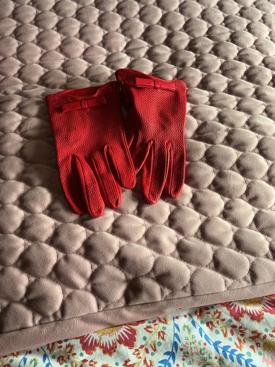 Paula Roman red leather gloves size8 - Image 2