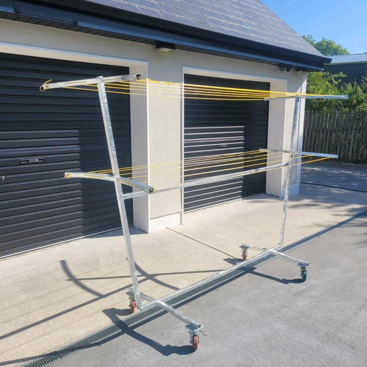 Mobile clothes line - Image 1