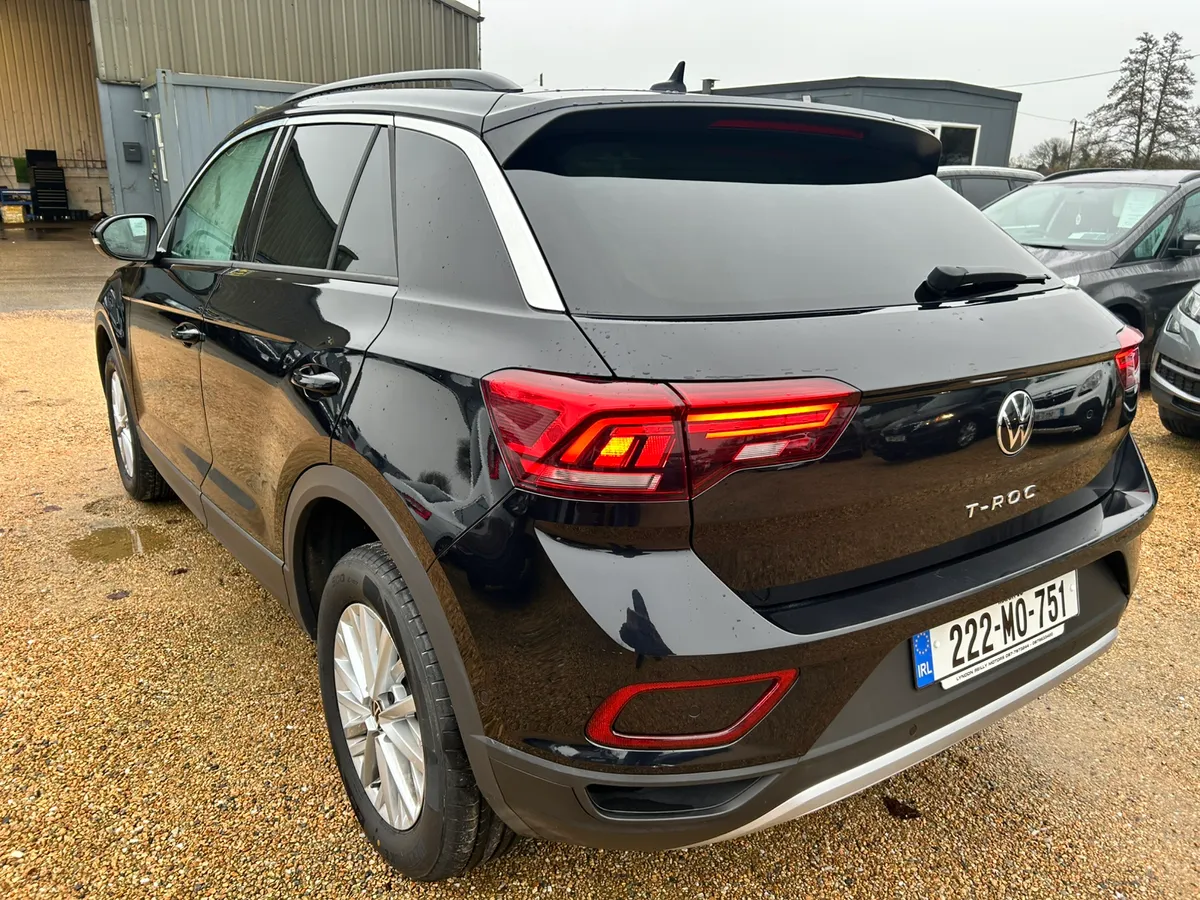 Volkswagen T ROC life - Image 4