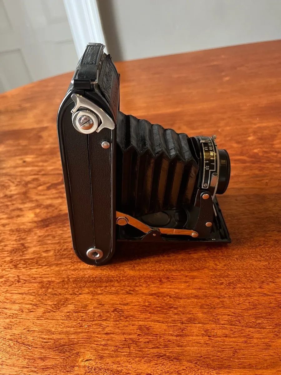 Vintage Camera - Voigtlander Bessa Camera - Image 1