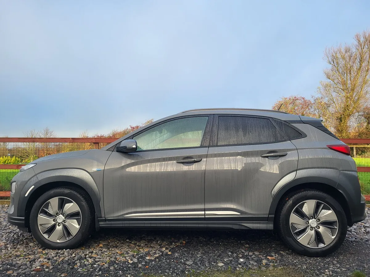 HYUNDAI KONA ELECTRIC 64KW. ONE OWNER F.S.H 2019 - Image 1