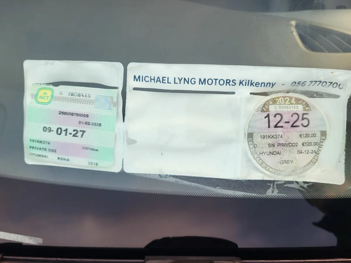 HYUNDAI KONA ELECTRIC 64KW. ONE OWNER F.S.H 2019 - Image 3