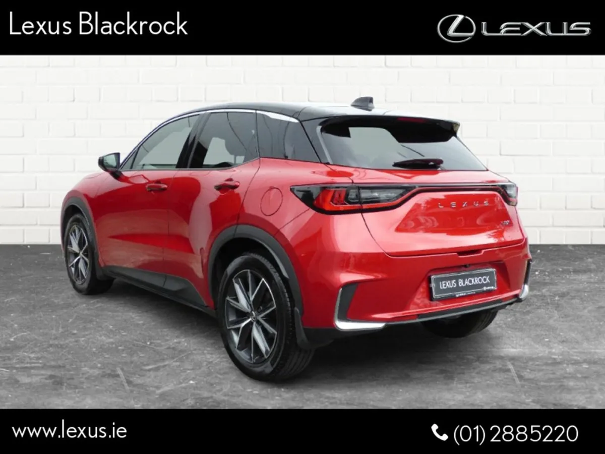 Lexus LBX Hybrid Emotion - Image 4