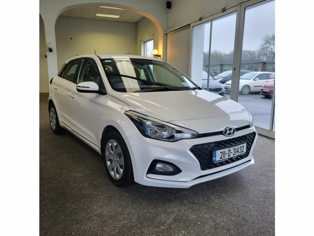 Hyundai i20 ACTIVE PETROL CLASSIC FACELIFT 5DR - Image 1