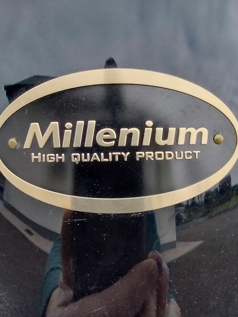 AS NEW! FULL DRUM KIT. - Image 2