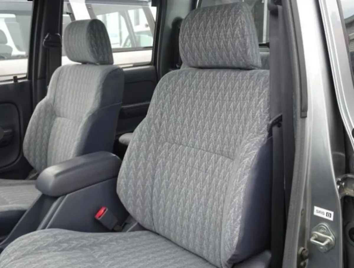 Toyota Hilux Vintage - Image 3