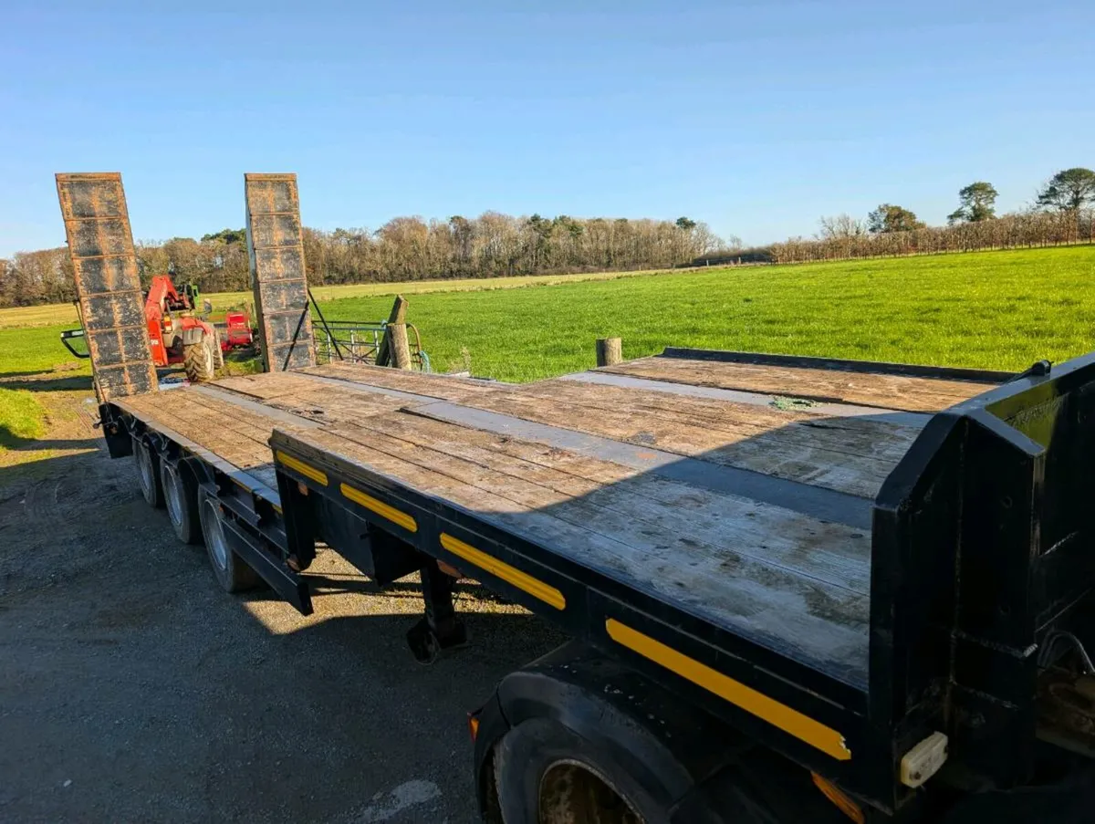 Low loader - Image 1