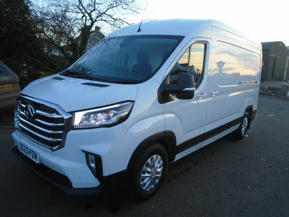 2023 Maxus DELIVER 9 LUX 163HP - Image 3