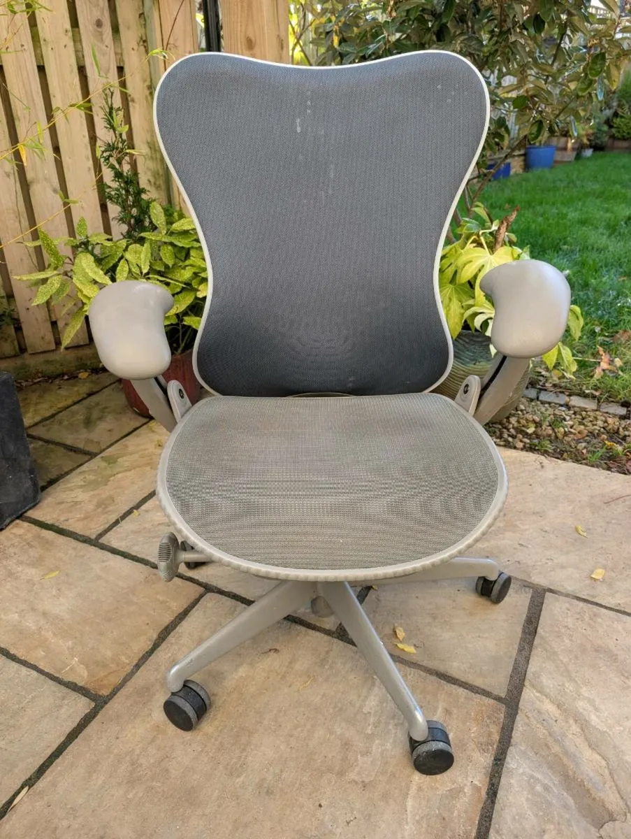 Ergonomic office chair - Image 4