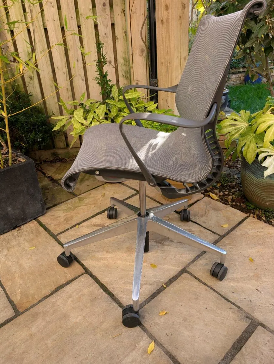 Ergonomic office chair - Image 3
