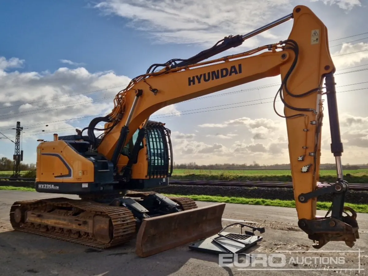 2018 Hyundai HX235LCR - Image 4