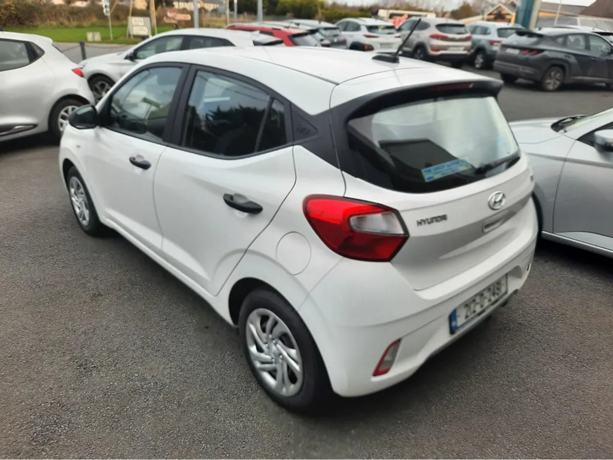 Hyundai i10 CLASSIC 5DR - Image 3