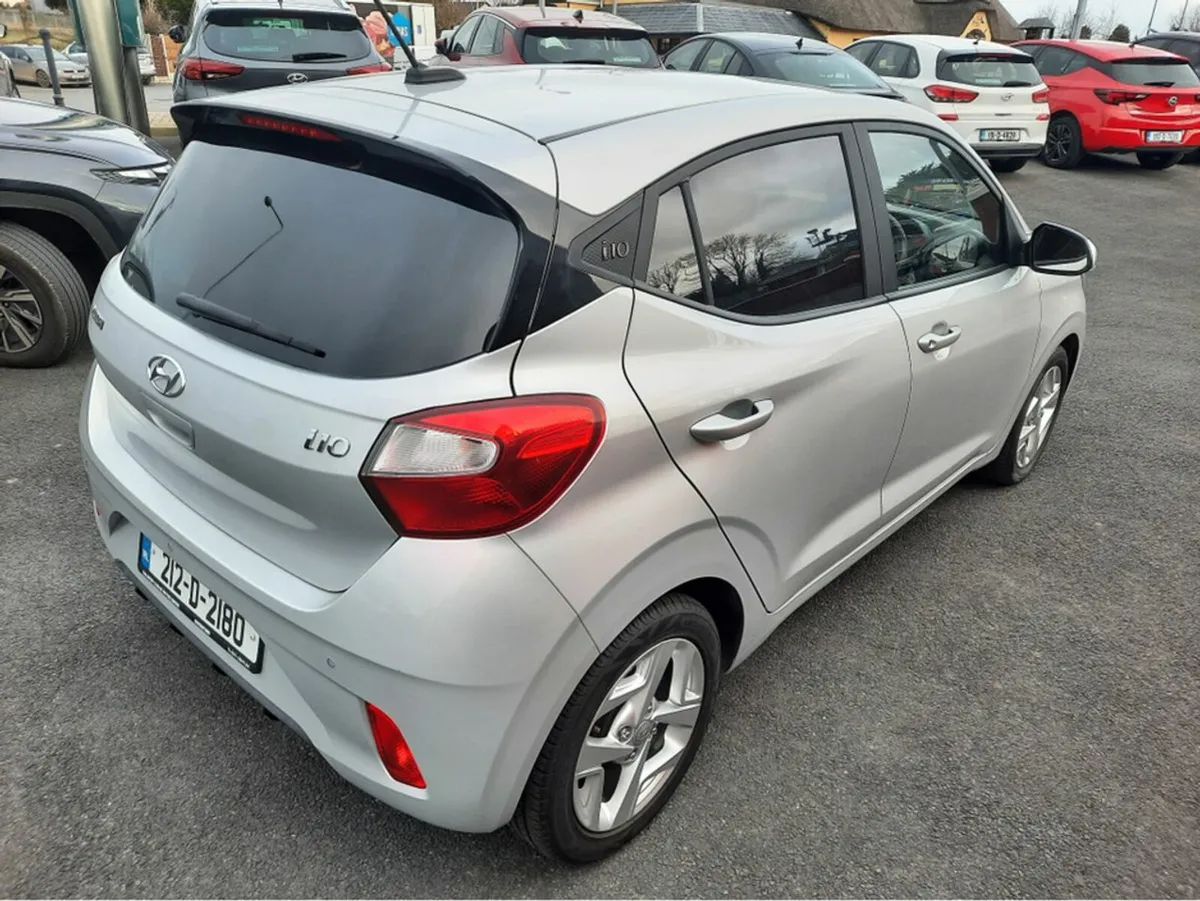 Hyundai i10 DELUXE 5DR - Image 4