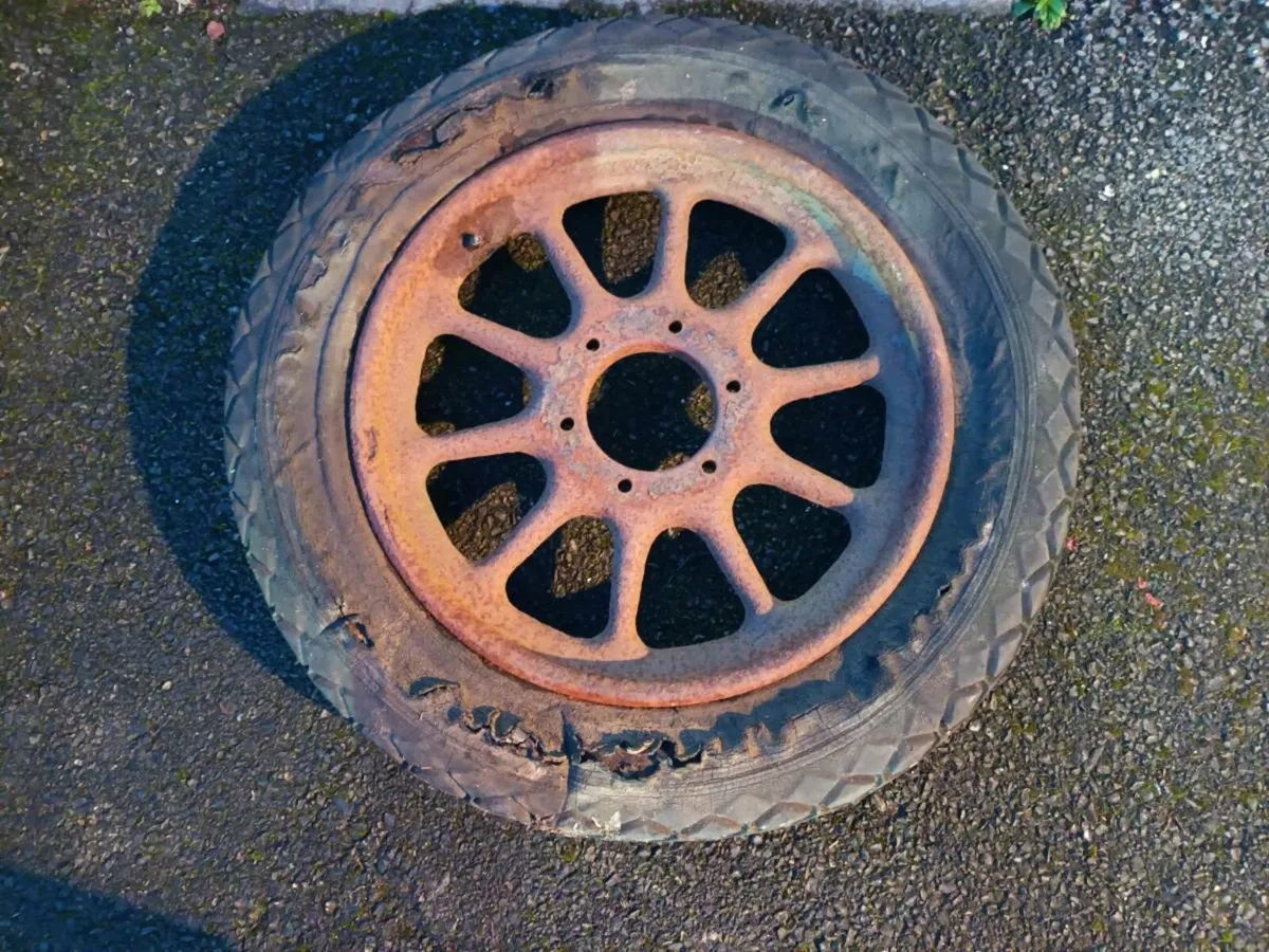 Vintage Artillery Wheel - Image 2