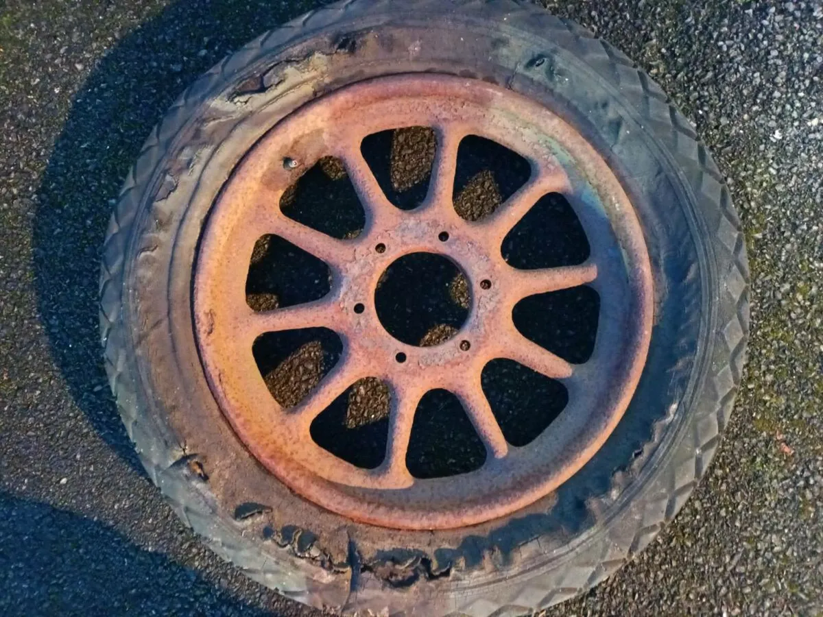 Vintage Artillery Wheel - Image 3