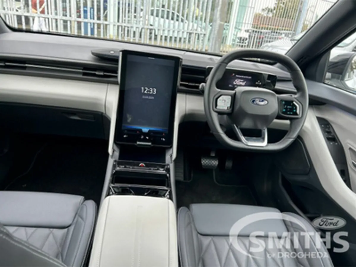 Ford Explorer PREMIUM 77KWH **DEMO** - Image 2