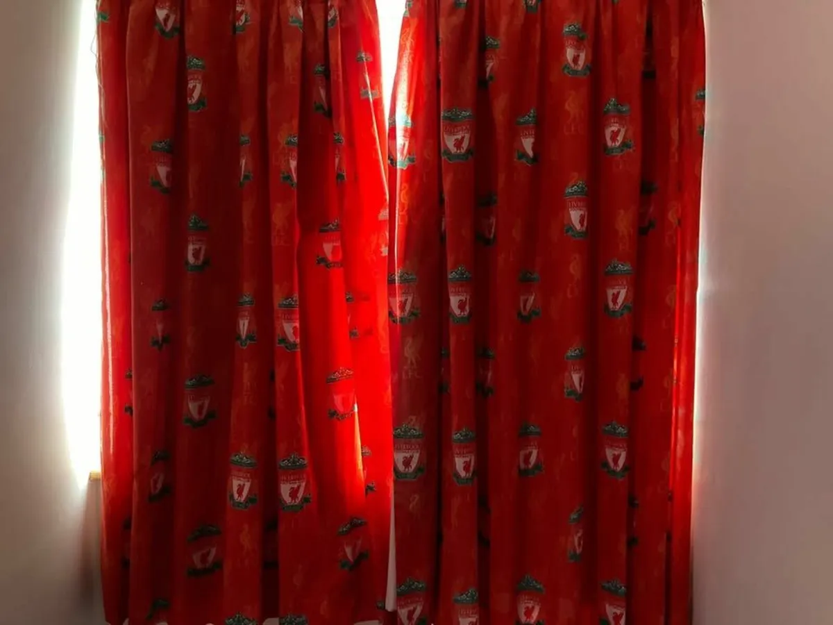 LIVERPOOL FOOTBALL CLUB CURTAINS - Image 1