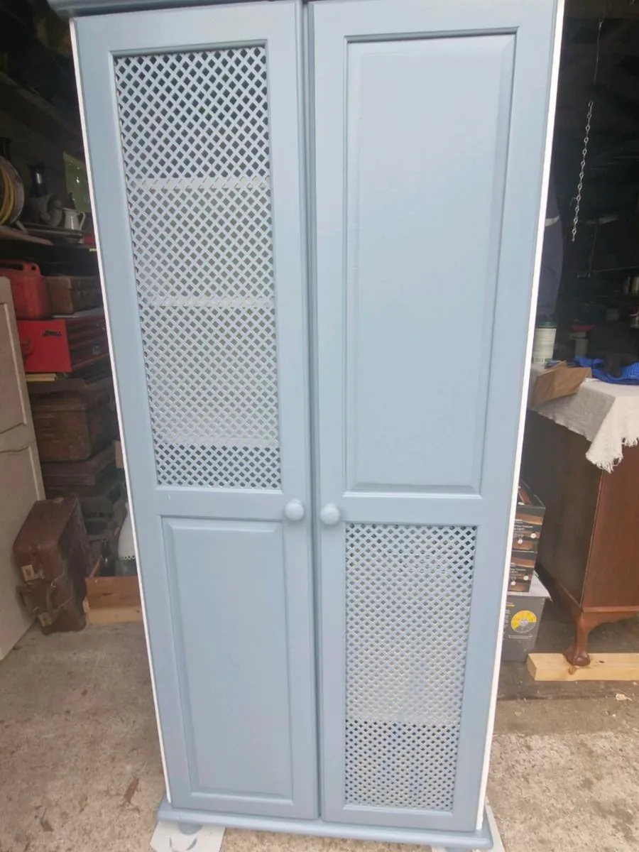 Kitchen larder - Image 3