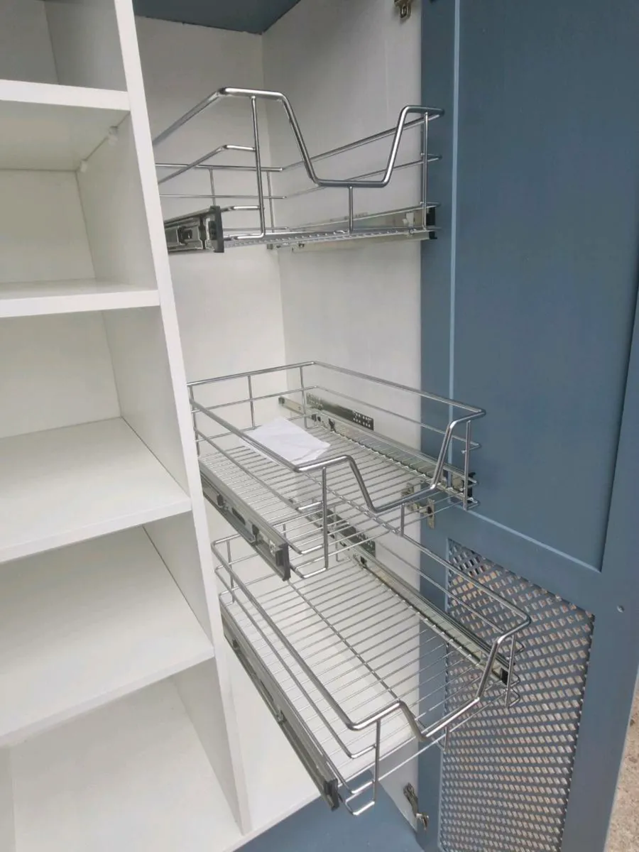 Kitchen larder - Image 4