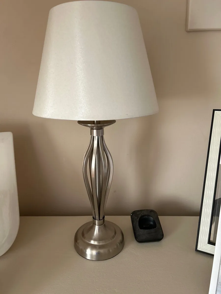 Table lamp