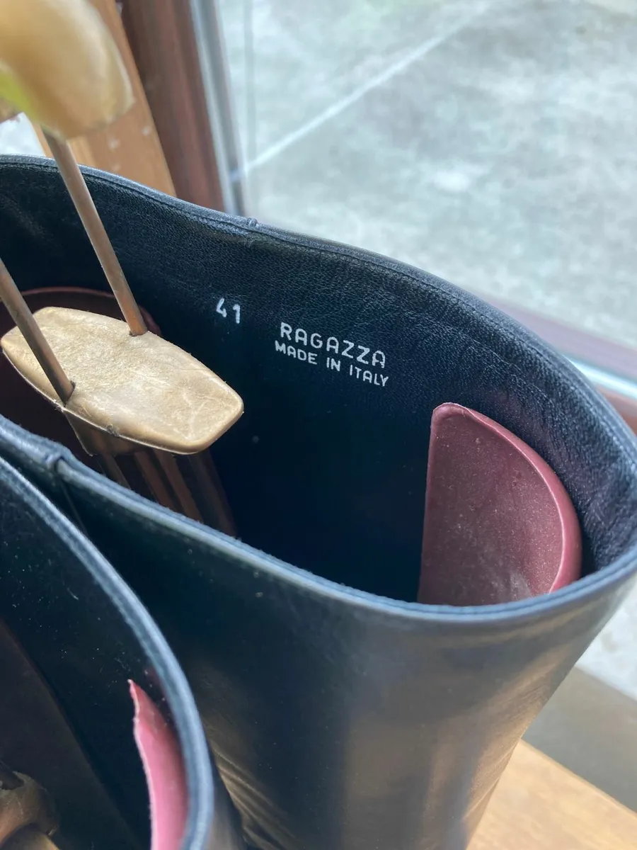 Ladies BALLY leather knee high block heeled Boots - Image 3