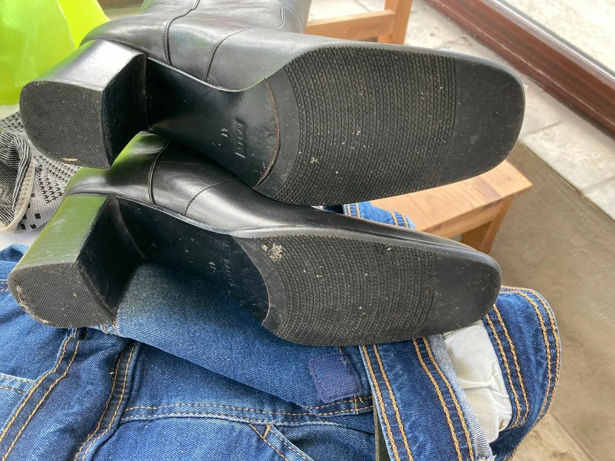 Ladies BALLY leather knee high block heeled Boots - Image 4