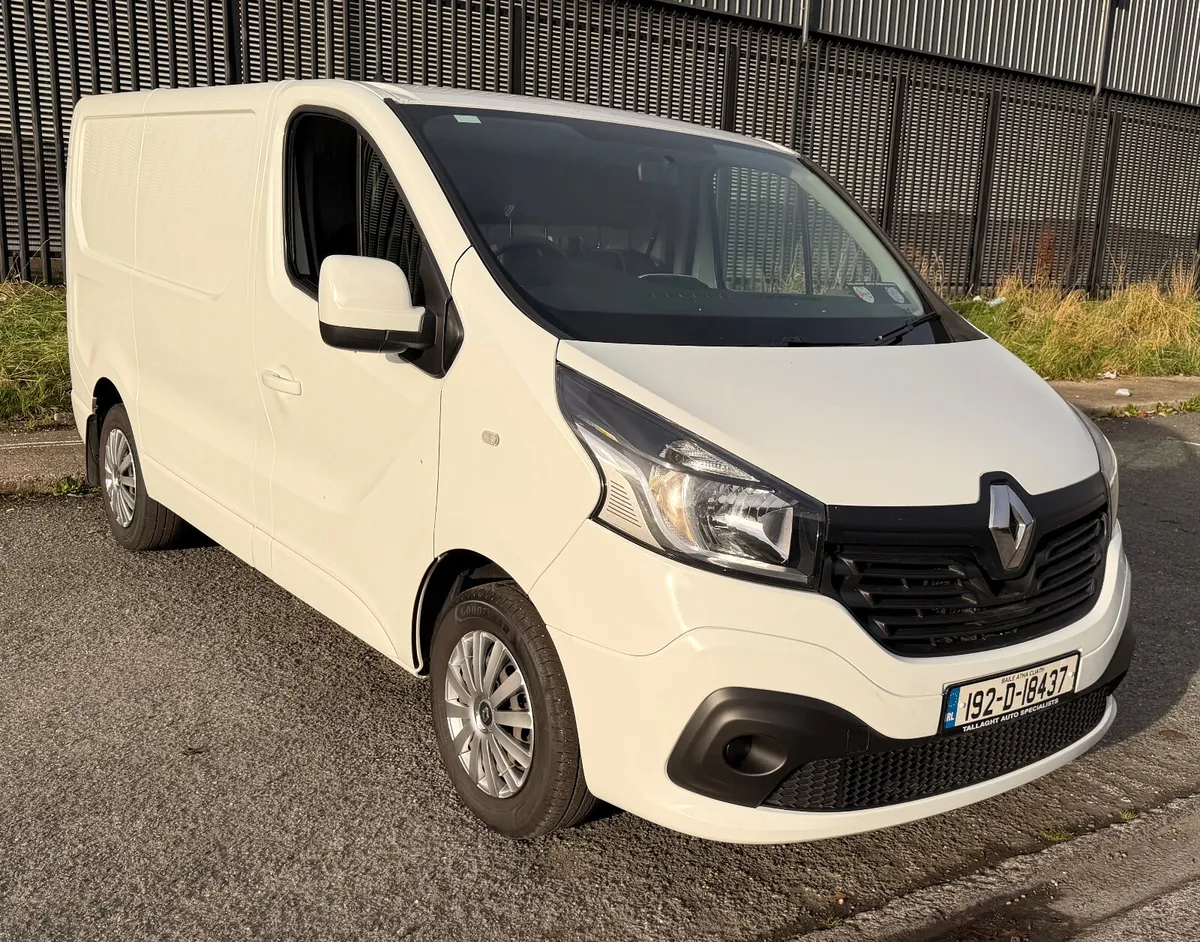 192 Renault Trafic High Spec Low KLM’s - Image 1