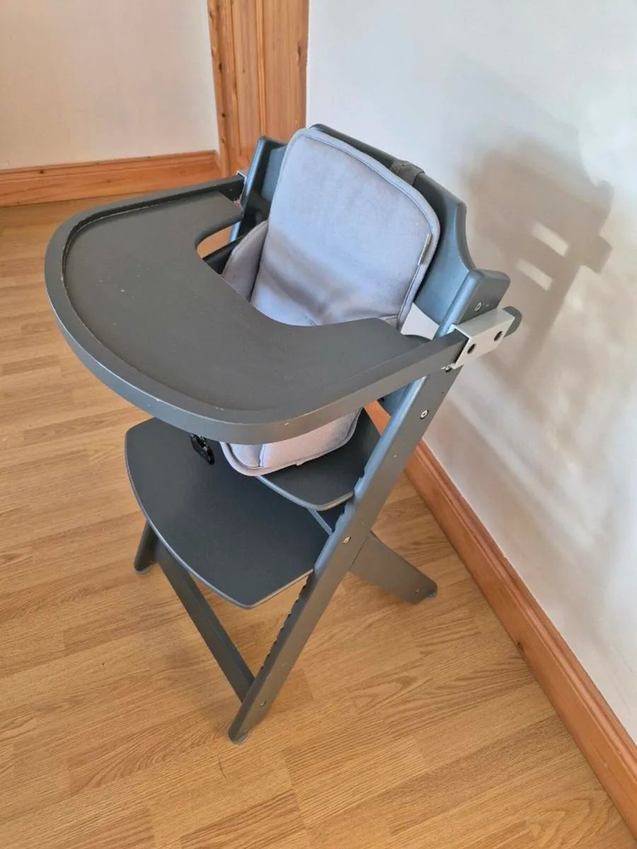 High chair - Image 1