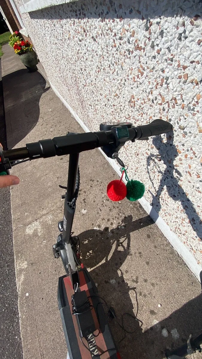 Electric scooter - Image 2