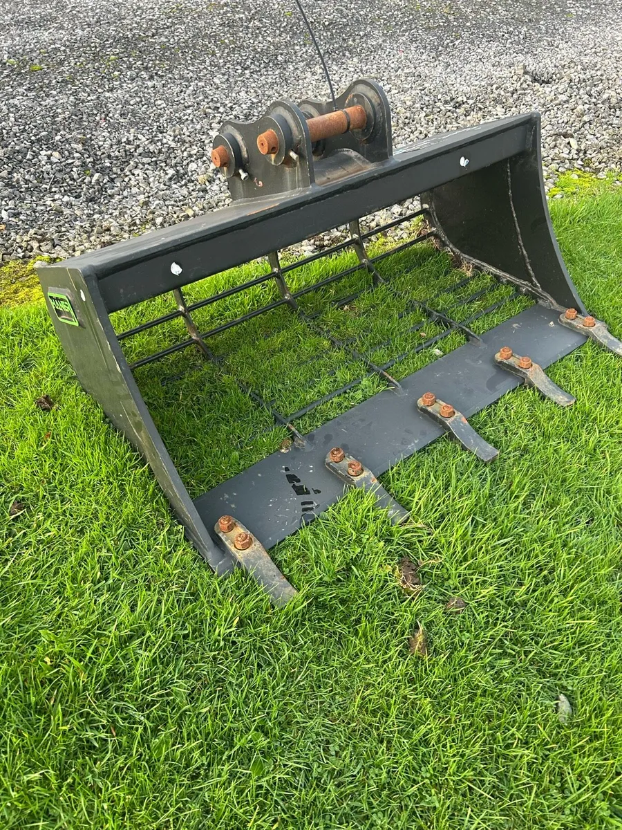 Unused 35mm pin 40 inch Riddle bucket for sale - Image 1